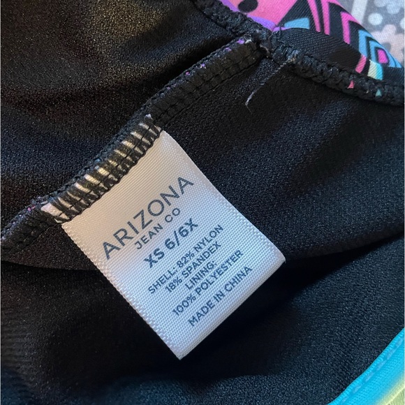 Girls Arizona Aztec print one piece swimsuit w/ruffles. Great used cond. Sz 6/6x - Picture 6 of 6